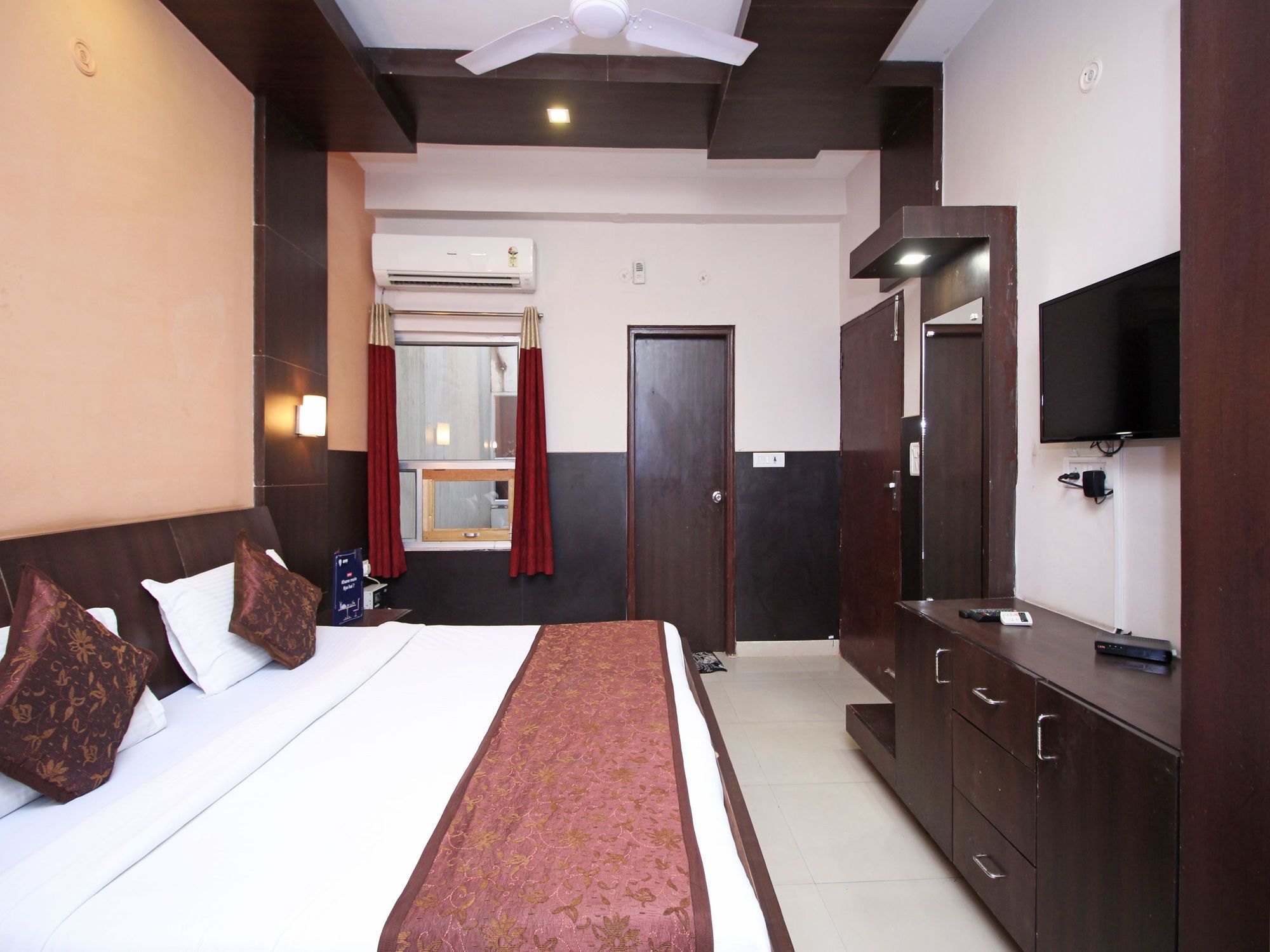 Oyo 576 Hotel Shree Kanta Residency Gurgaon Dış mekan fotoğraf