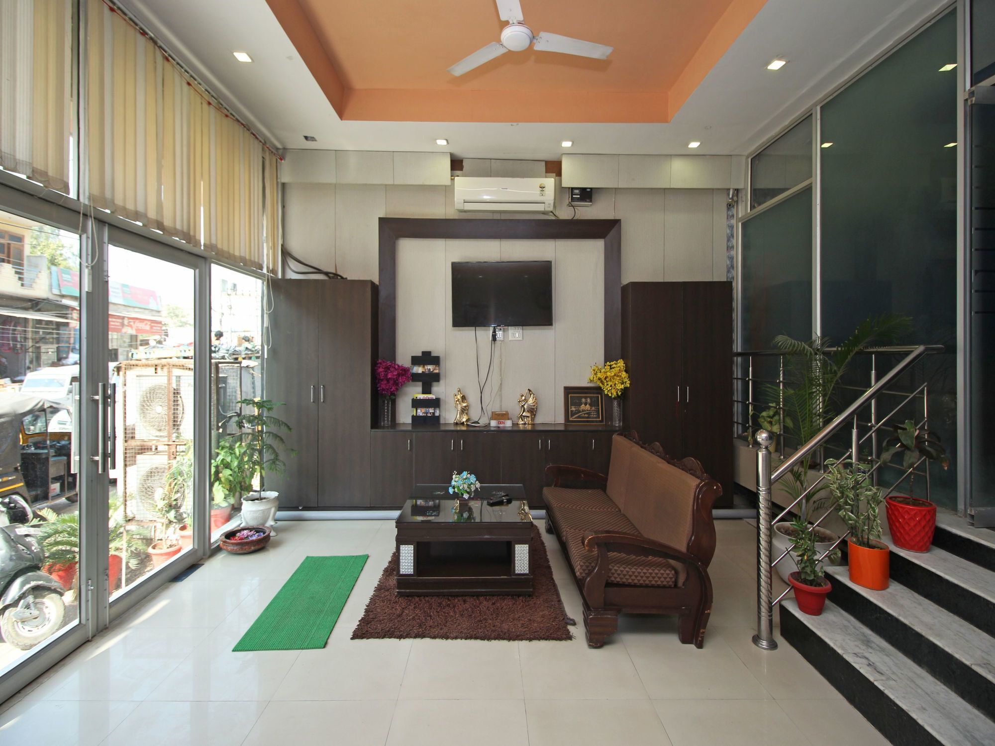 Oyo 576 Hotel Shree Kanta Residency Gurgaon Dış mekan fotoğraf
