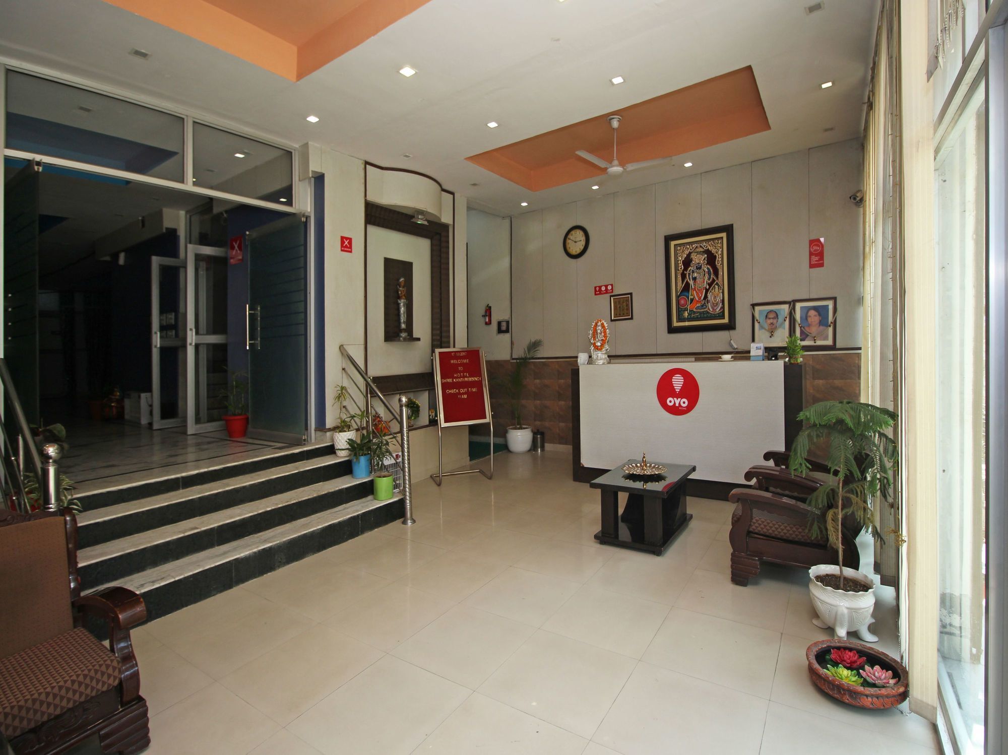 Oyo 576 Hotel Shree Kanta Residency Gurgaon Dış mekan fotoğraf